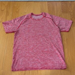 Lululemon metal vent red Heather short sleeve workout top size medium